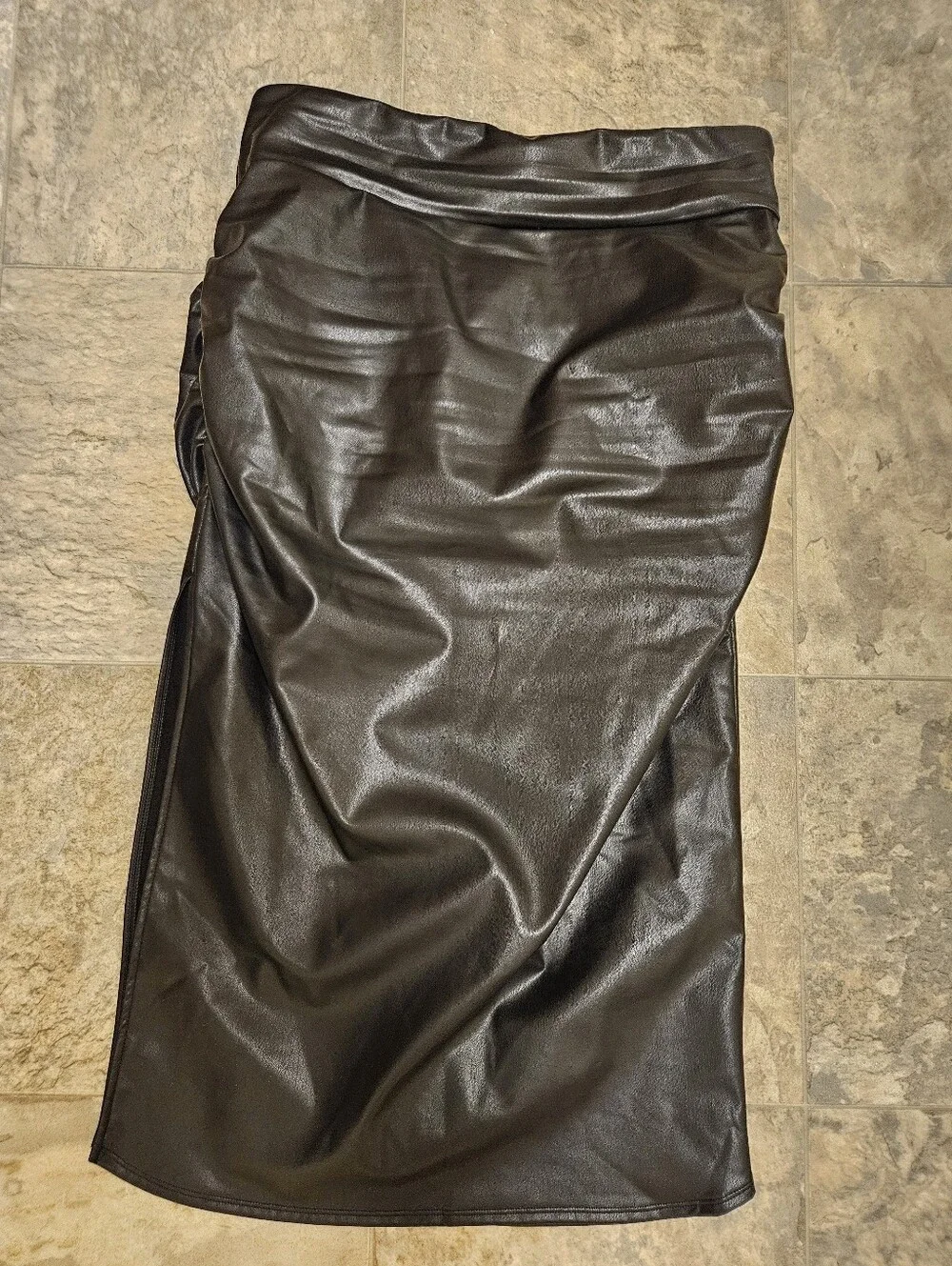 Halara Black High Waisted Tummy Control Ruched Curve Hem Skirt - Picture 8 of 13
